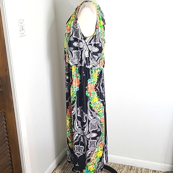 Soho Black & White Paisley Maxi-Dress,Colorful Floral Halter Neckline Sz 2X, NWT - Picture 6 of 10